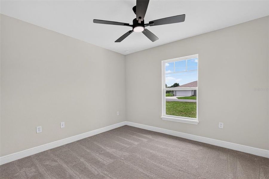 Spacious, unfurnished interior of a new home in , Ocala (Image 9).