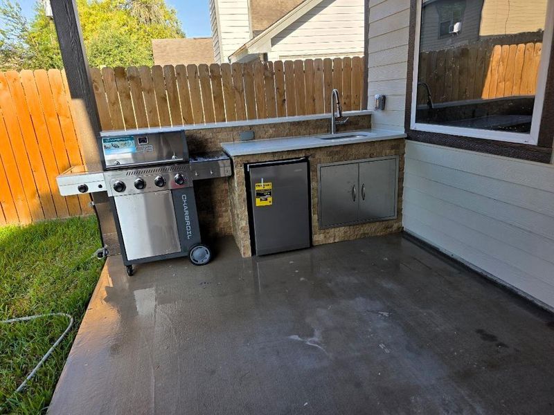 Exterior details and patio area of a home in , Houston (Image 26).