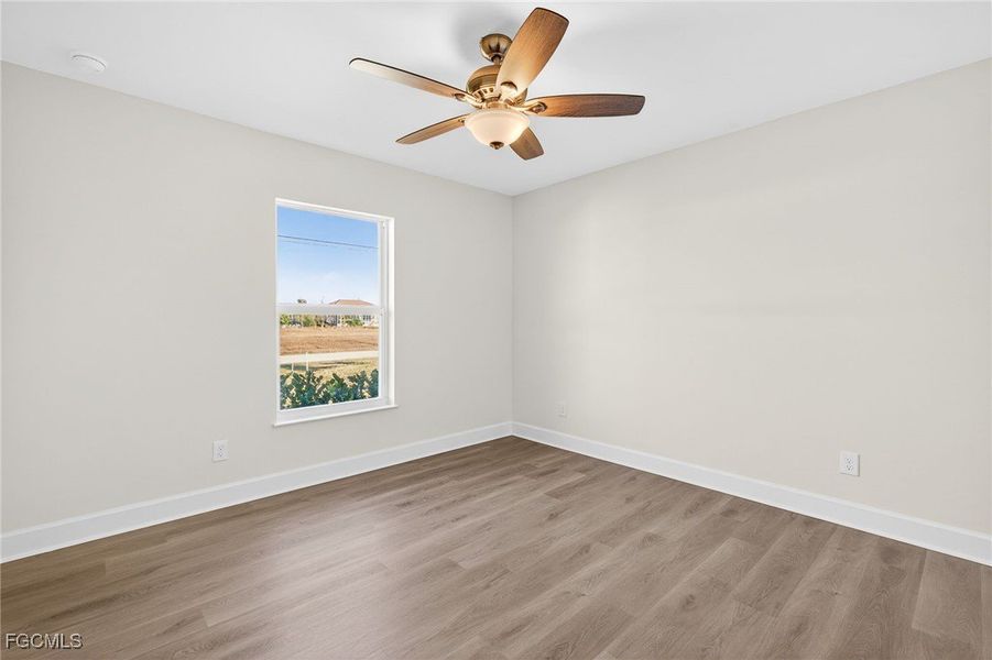 Spacious, unfurnished interior of a new home in Cape Coral, Cape Coral (Image 31).