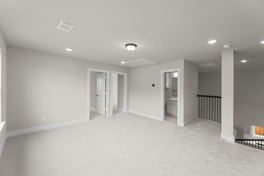 Spacious, unfurnished interior of a new home in Valencia on The Lake, Little Elm (Image 7). Spacious, unfurnished interior of a new home in Valencia on The Lake, Little Elm (Image 7).
