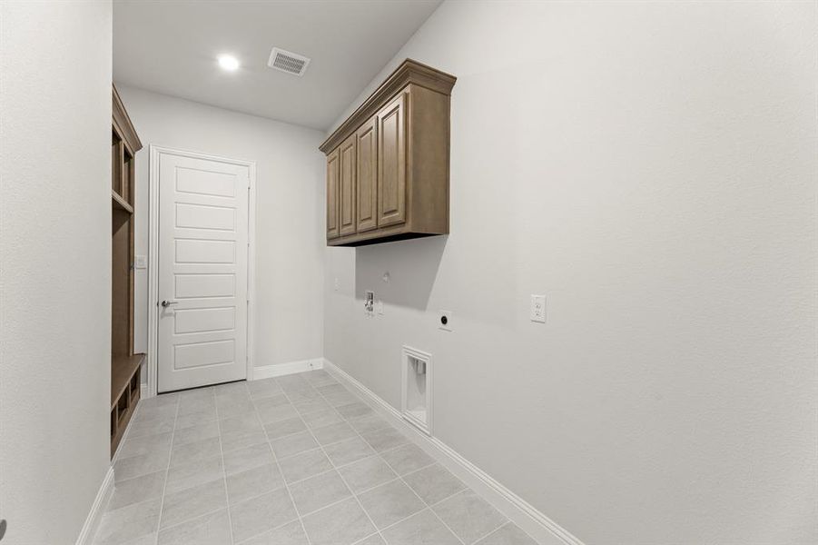 11. 403 Spoonbill - Utility 11. 403 Spoonbill - Utility