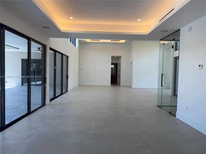 Spacious, unfurnished interior of a new home in , Miami (Image 61).