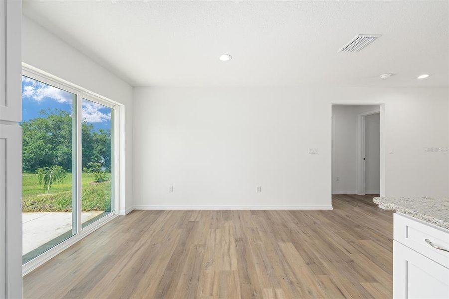 Spacious, unfurnished interior of a new home in , Dunnellon (Image 35).