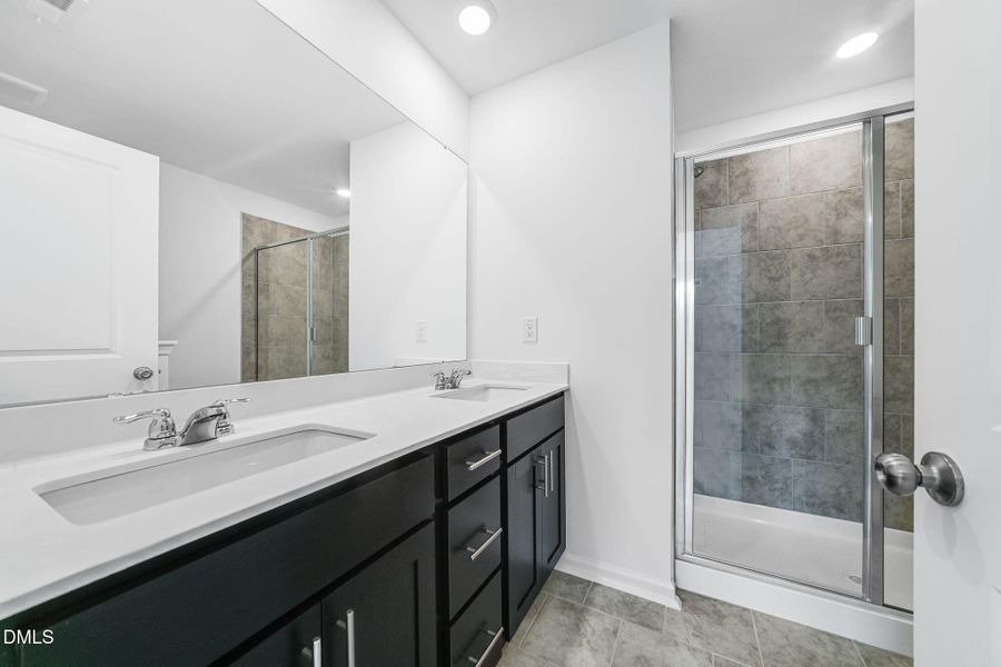 SUN_ElmGrove_Pic_Jackson_QMI_19_Owners_B