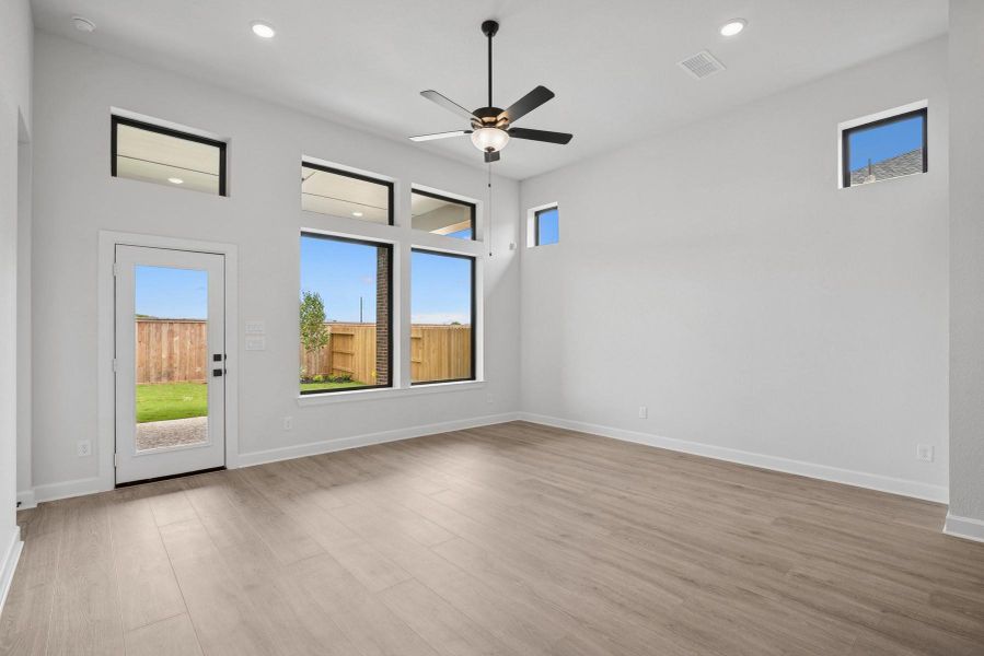 Spacious, unfurnished interior of a new home in Grange 45' Homesites, Katy (Image 13). Spacious, unfurnished interior of a new home in Grange 45' Homesites, Katy (Image 13).