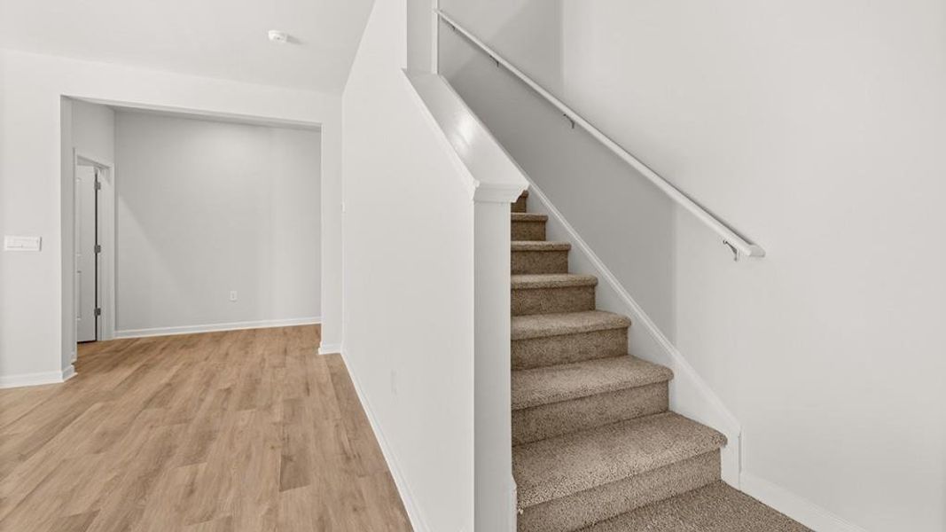 Spacious, unfurnished interior of a new home in Rolling Meadows, Jasper (Image 28).