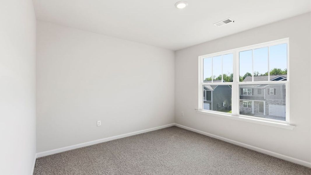 Spacious, unfurnished interior of a new home in Sherwood Gardens, Landrum (Image 30).