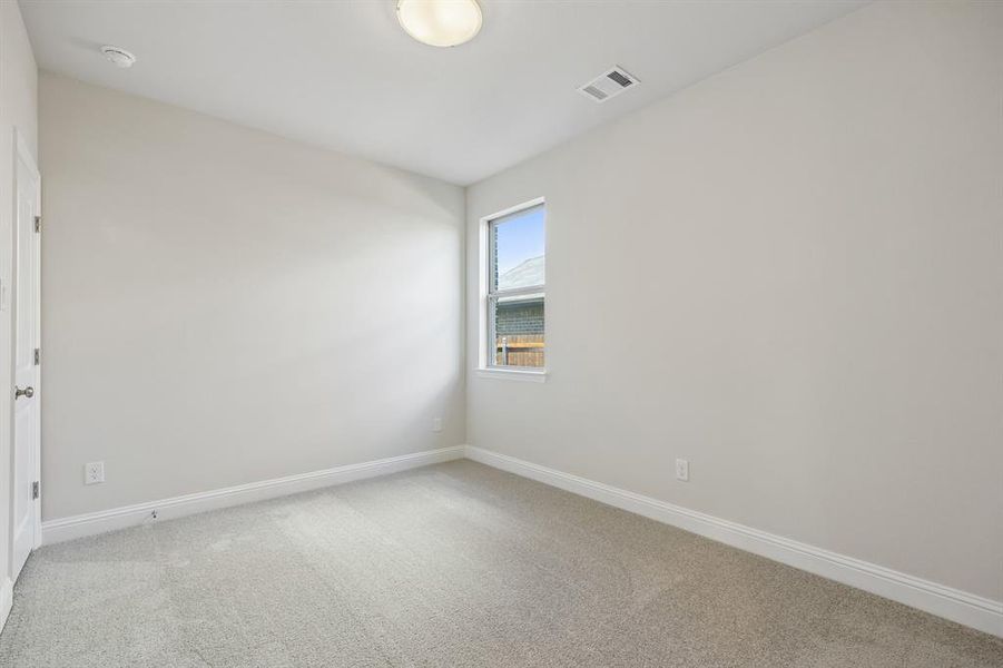 Spacious, unfurnished interior of a new home in Summer Crest, Fort Worth (Image 23). Spacious, unfurnished interior of a new home in Summer Crest, Fort Worth (Image 23).