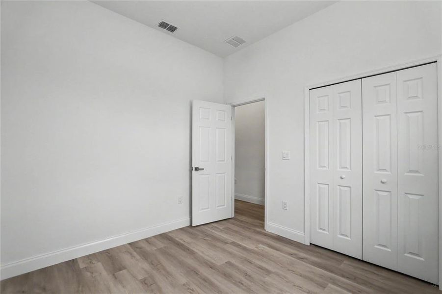 Spacious, unfurnished interior of a new home in , Ocala (Image 18).