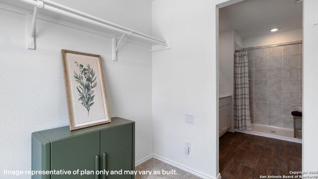Furnished interior view inside a new home in Avenida, Converse (Image 14).