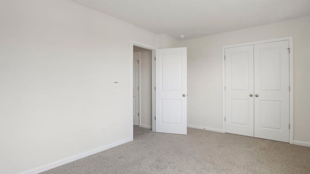 Spacious, unfurnished interior of a new home in Cedar Gap, Fountain Inn (Image 27).