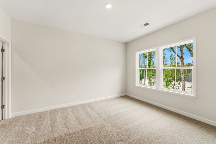 Spacious, unfurnished interior of a new home in Windsor Forest, Anderson (Image 28).