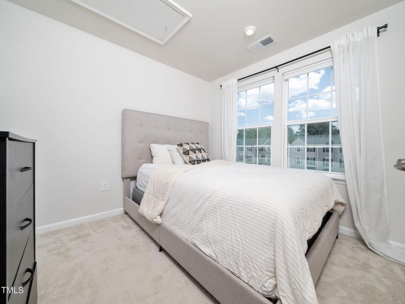 16-web-or-mls-6429 Pathfinder-20 16-web-or-mls-6429 Pathfinder-20