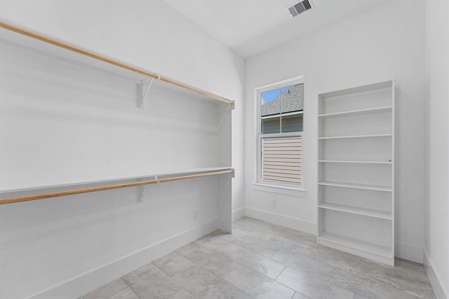 Image 33 of a home in .