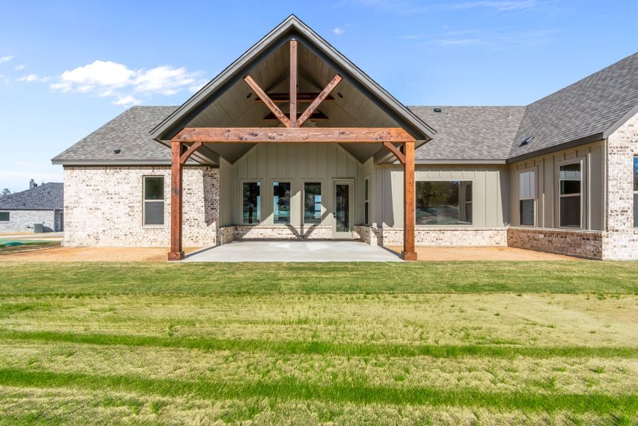 Exterior details and patio area of a home in Parker Meadows, Weatherford (Image 28).