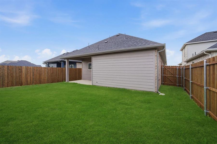 Exterior details and patio area of a home in Westridge, McKinney (Image 4).
