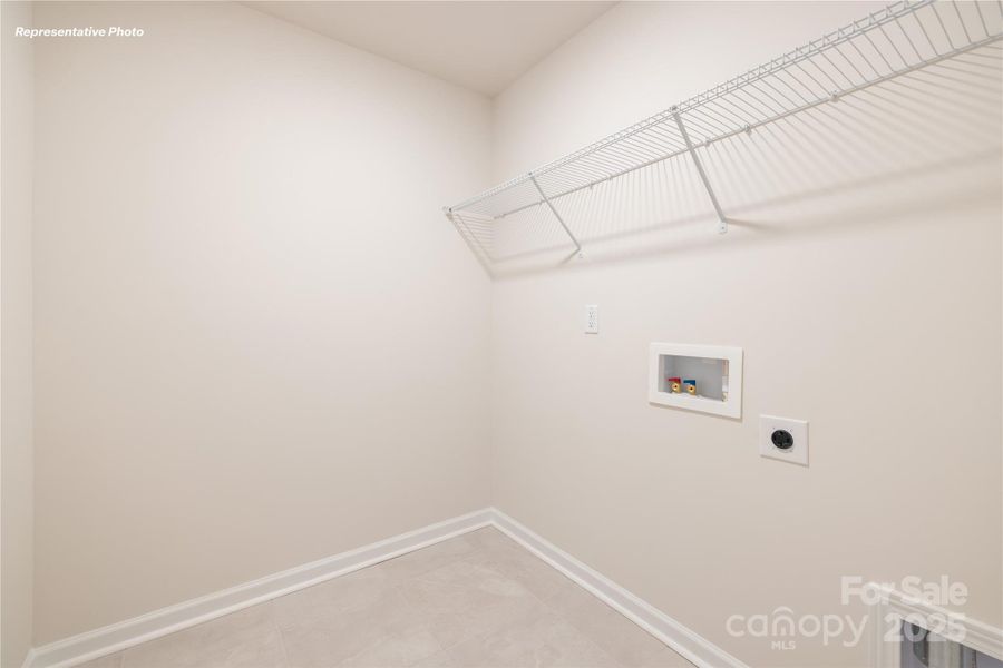 Spacious, unfurnished interior of a new home in Oak Grove Hill, Huntersville (Image 32).