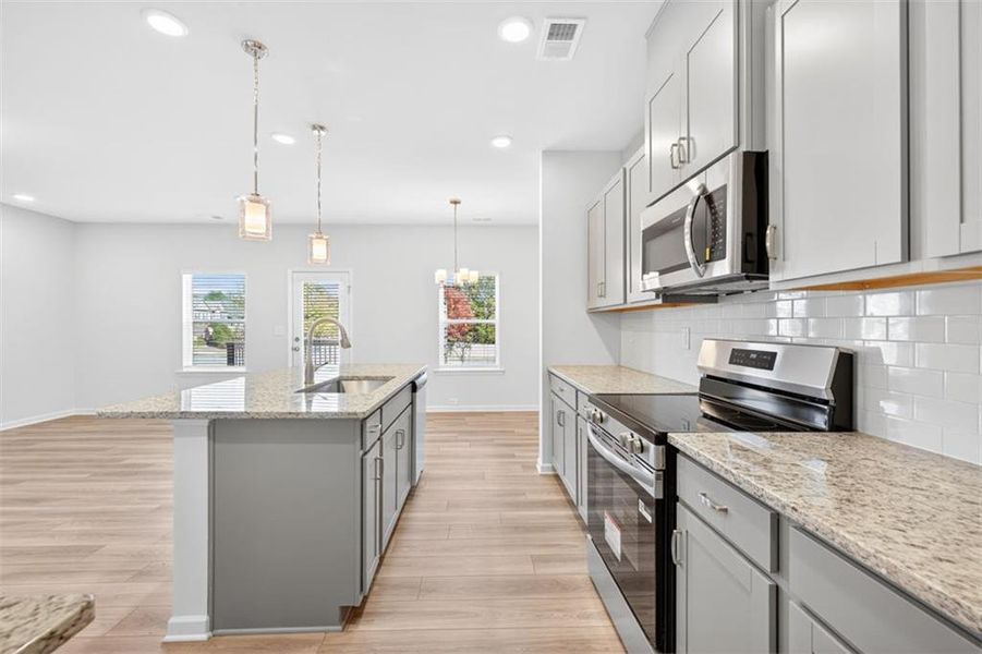Furnished interior view inside a new home in Franklin Manor, Lawrenceville (Image 15).