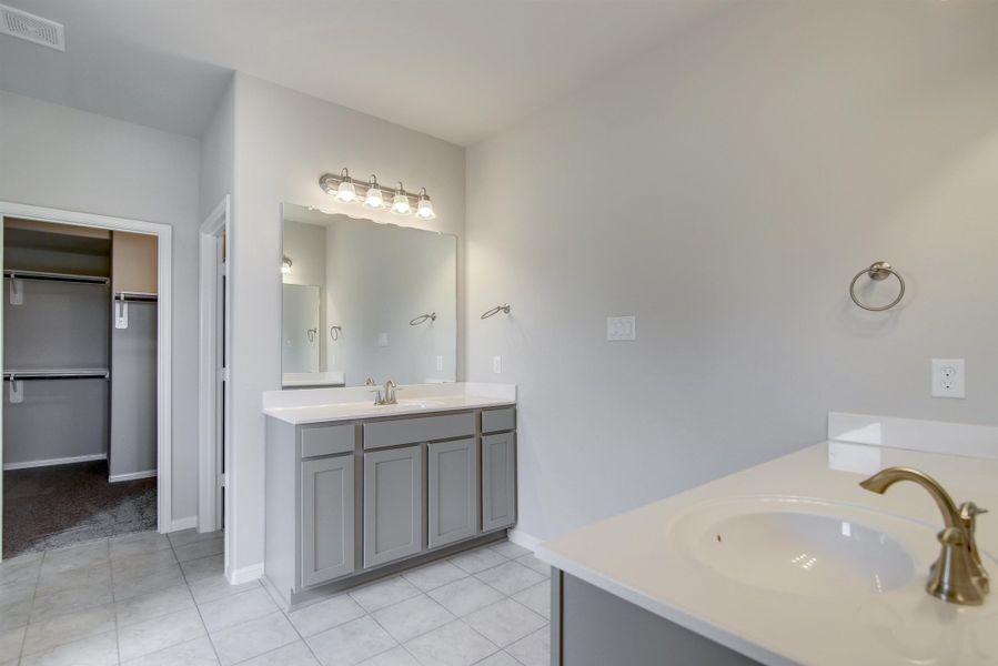 Representative furnished interior of a home built from the Floor Plan 2922 by Colina Homes in Grand Magnolia, Magnolia (Image 10).