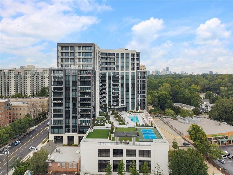 Condo located in Atlanta, GA showcasing its design and architecture (Image 26). Condo located in Atlanta, GA showcasing its design and architecture (Image 26).