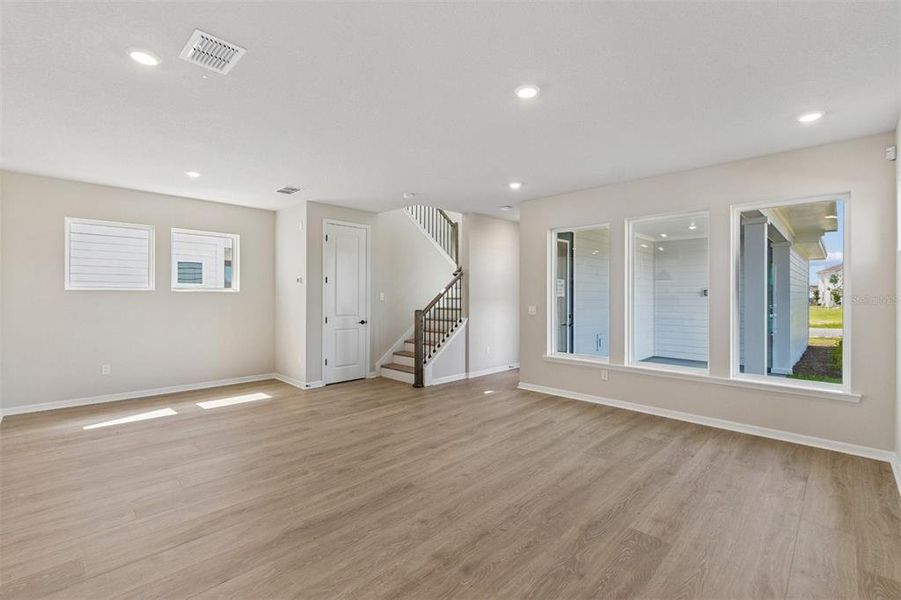 Spacious, unfurnished interior of a new home in Weslyn Park in Sunbridge 34', St. Cloud (Image 13).