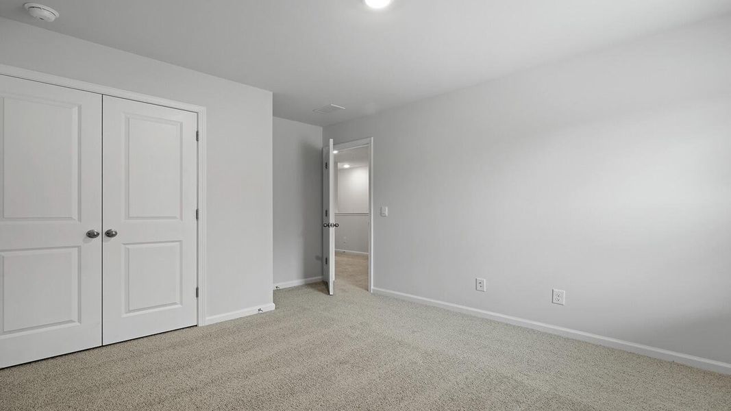 Spacious, unfurnished interior of a new home in Garbon Fields, Summerville (Image 16).