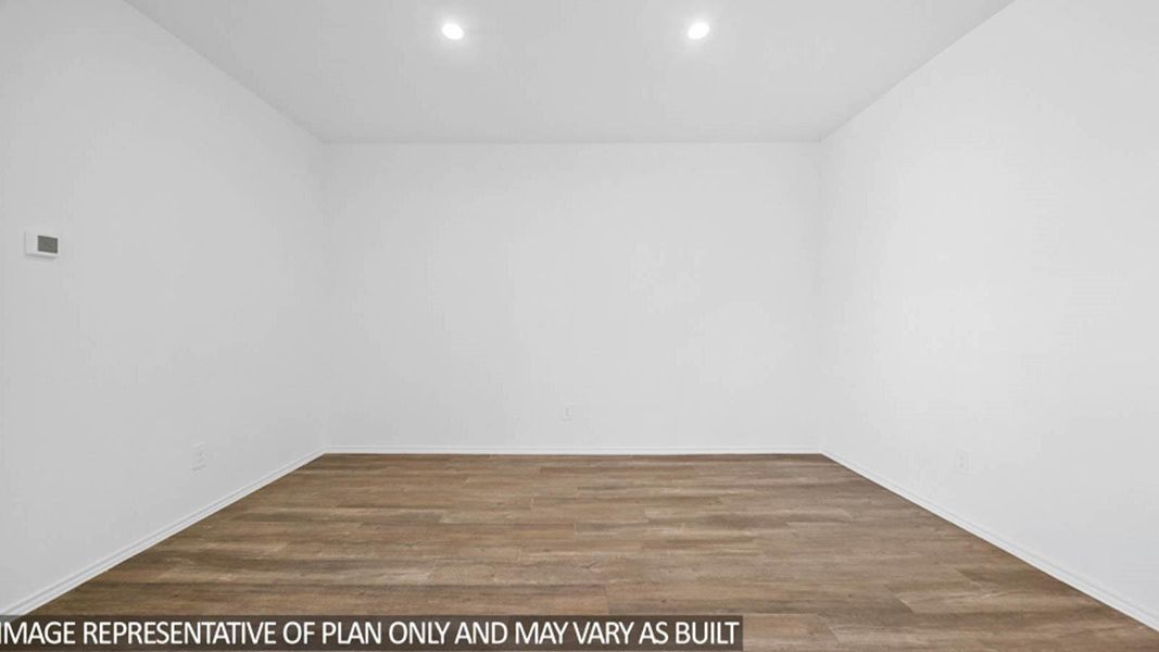 Spacious, unfurnished interior of a new home in Silverthorne, Conroe (Image 12). Spacious, unfurnished interior of a new home in Silverthorne, Conroe (Image 12).