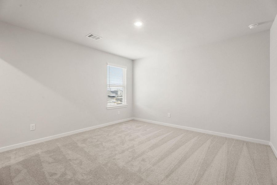 Spacious, unfurnished interior of a new home in Trails at Woodhaven, La Marque (Image 26).