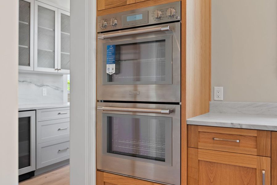 Close-up of interior finishes inside a home in , Ravenel (Image 6).