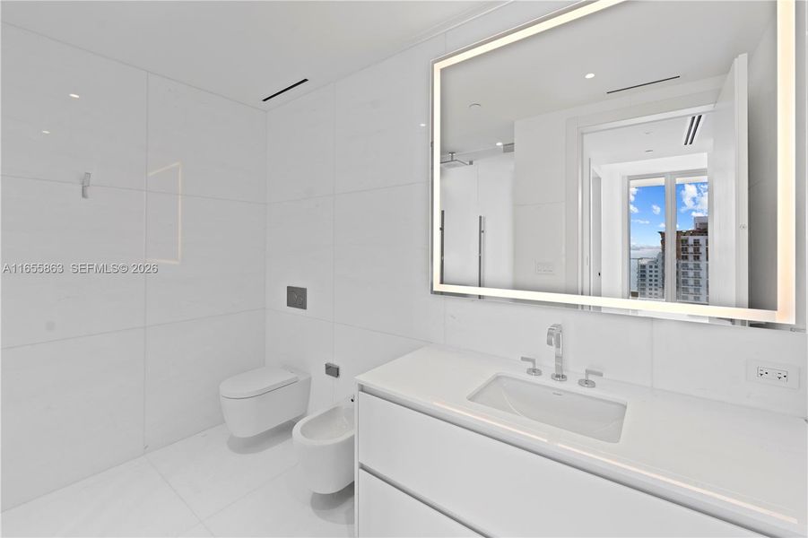 Master his bath Master his bath