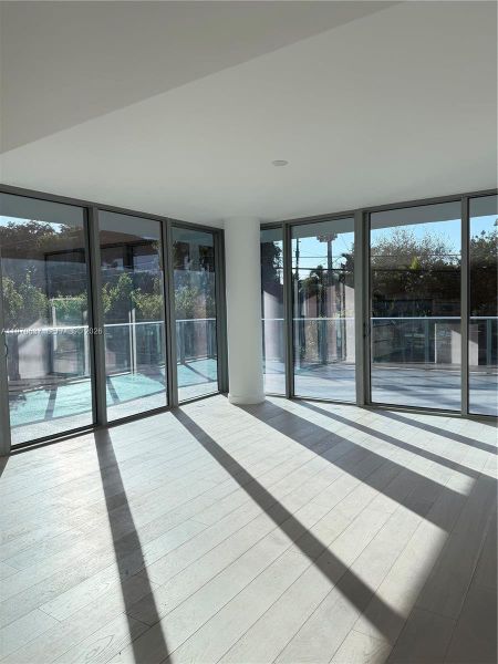 Spacious, unfurnished interior of a new home in , Bay Harbor Islands (Image 12).