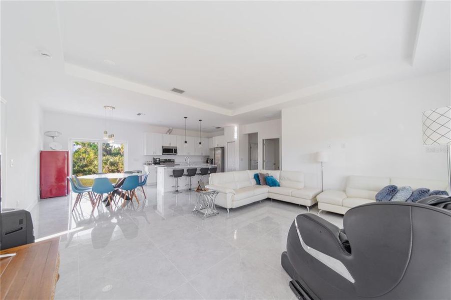 Community amenities in , Port Charlotte (Image 23). Community amenities in , Port Charlotte (Image 23).