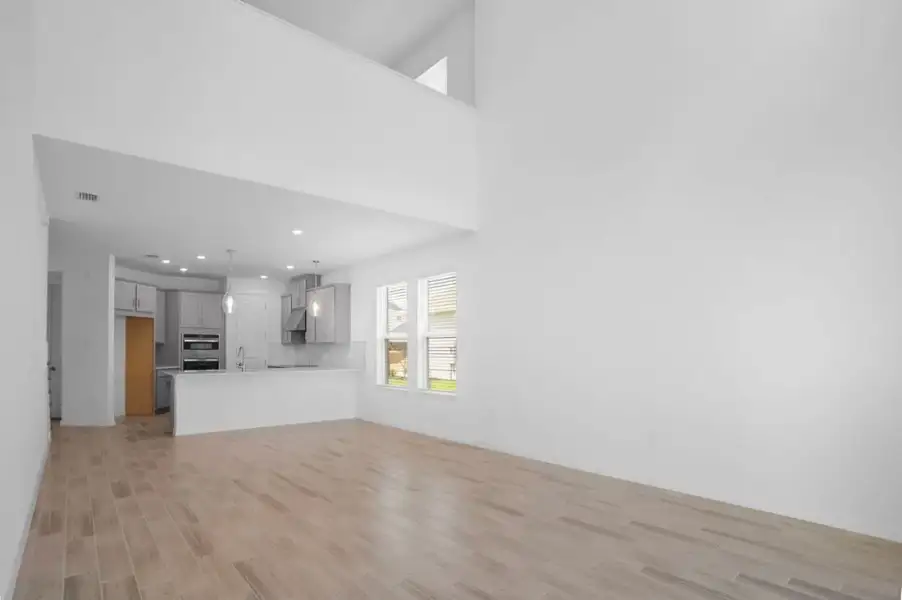 Spacious, unfurnished interior of a new home in Indigo Creek, Apollo Beach (Image 21). Spacious, unfurnished interior of a new home in Indigo Creek, Apollo Beach (Image 21).
