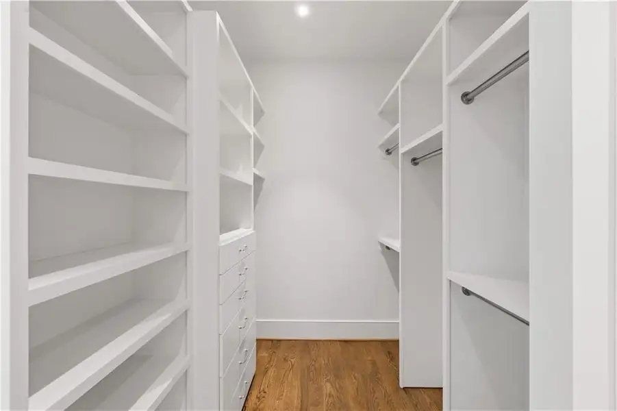 Spacious, unfurnished interior of a new home in , Atlanta (Image 50).