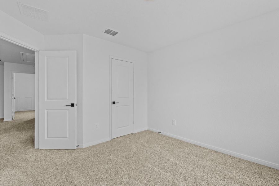 Spacious, unfurnished interior of a new home in Avery Centre, Round Rock (Image 25).