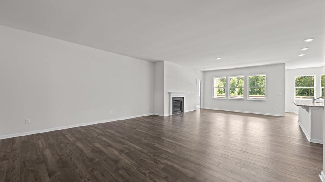 Spacious, unfurnished interior of a new home in West New Bern, New Bern (Image 16).