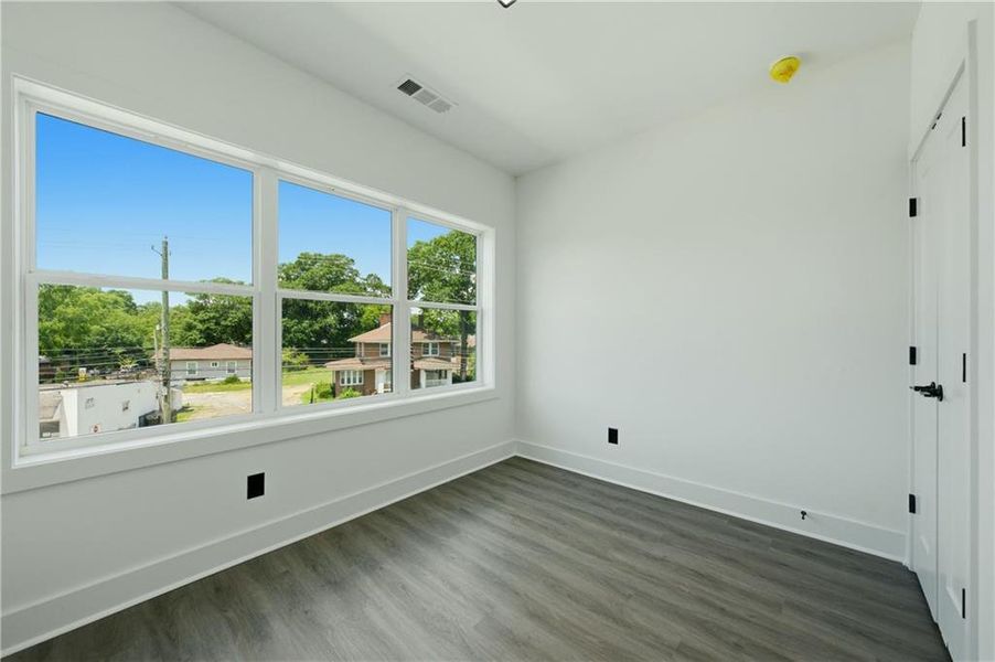 Spacious, unfurnished interior of a new home in , Atlanta (Image 13).