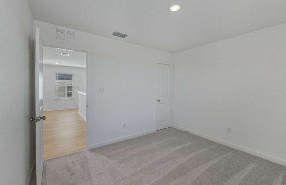 Spacious, unfurnished interior of a new home in Sunfield, Buda (Image 40). Spacious, unfurnished interior of a new home in Sunfield, Buda (Image 40).