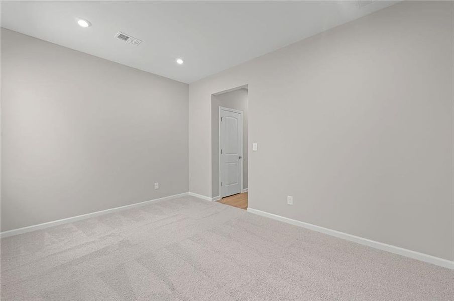 Spacious, unfurnished interior of a new home in Easton Park, Dallas (Image 38).