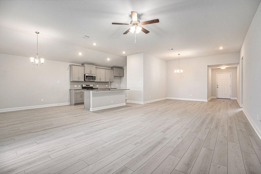 Spacious, unfurnished interior of a new home in Lago Mar, La Marque (Image 10). Spacious, unfurnished interior of a new home in Lago Mar, La Marque (Image 10).