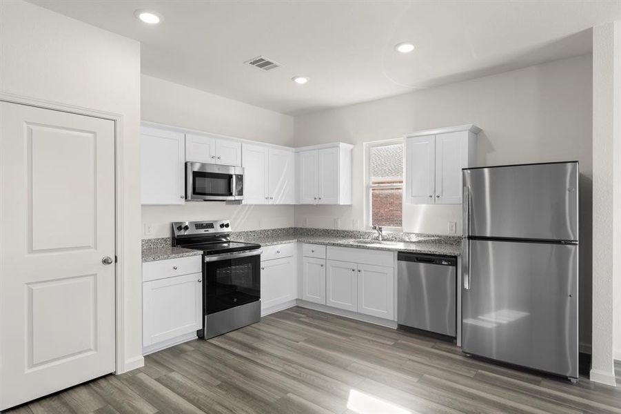 11. 807 Lexington - Kitchen