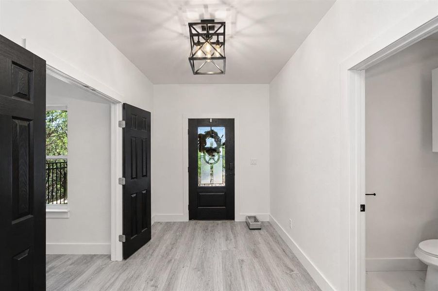 Spacious, unfurnished interior of a new home in , Granbury (Image 16).