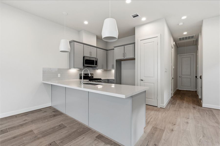 Furnished interior view inside a new home in Willowbend Point, Houston (Image 10).