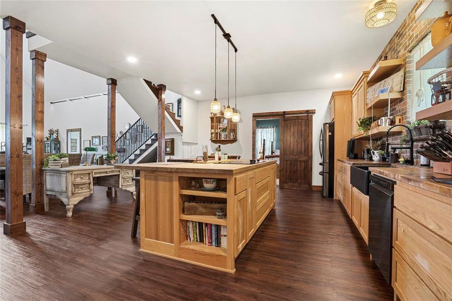 Furnished interior view inside a new home in , Tolar (Image 4).