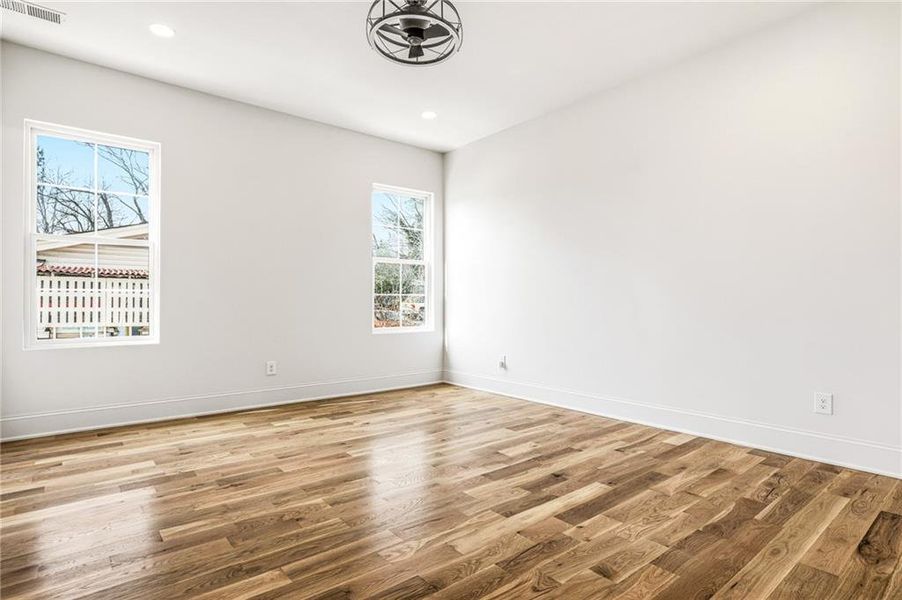 Spacious, unfurnished interior of a new home in , Atlanta (Image 20).