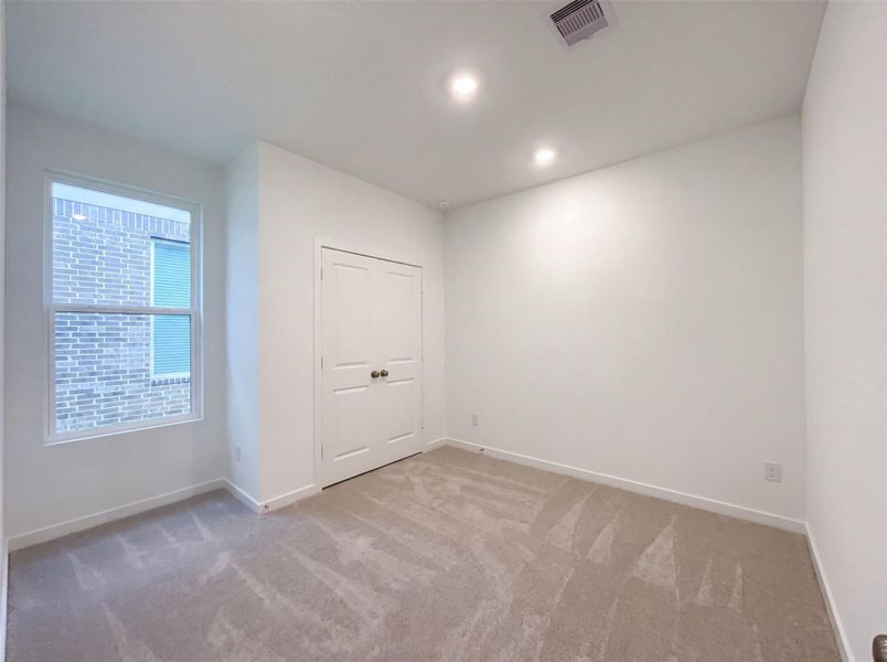 Spacious, unfurnished interior of a new home in Binford Creek, Waller (Image 13). Spacious, unfurnished interior of a new home in Binford Creek, Waller (Image 13).