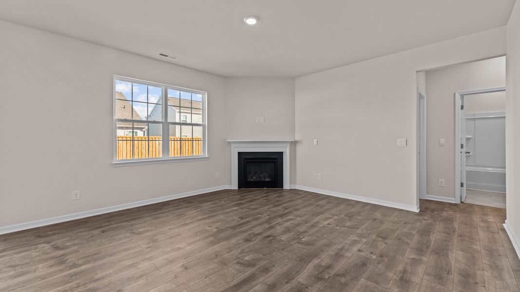 Spacious, unfurnished interior of a new home in East Ridge, Ayden (Image 15).