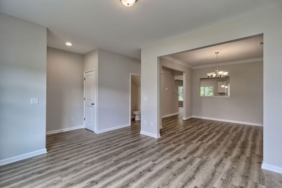 Devonshire II Dining Stock Devonshire II Dining Stock