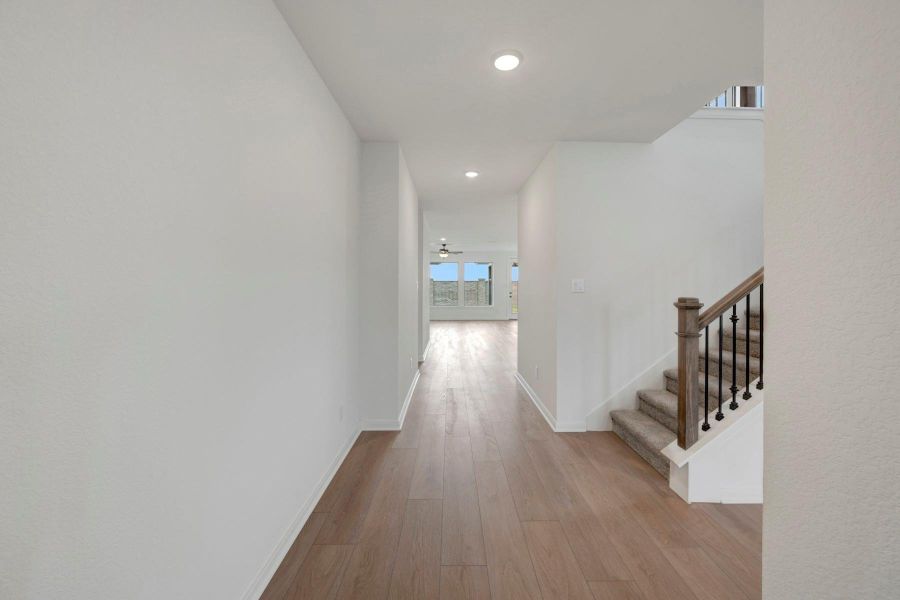 Spacious, unfurnished interior of a new home in Beacon Point at Lago Mar 50’ Homesites, Texas City (Image 22).