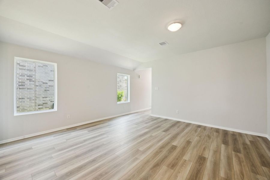 Spacious, unfurnished interior of a new home in Saint Tropez, Houston (Image 10). Spacious, unfurnished interior of a new home in Saint Tropez, Houston (Image 10).